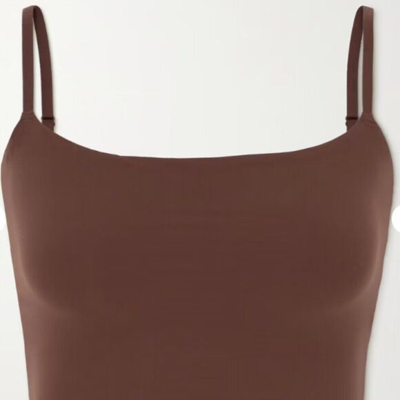 SKIMS FITS EVERYBODY STRAPPY BACK CAMI IN COCOA‎ SIZE 4X - Picture 1 of 3